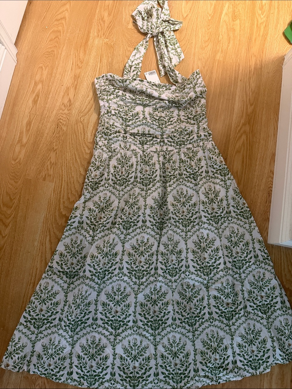 H&M White and Green Floral Halter Midi Dress - Picture 16 of 16